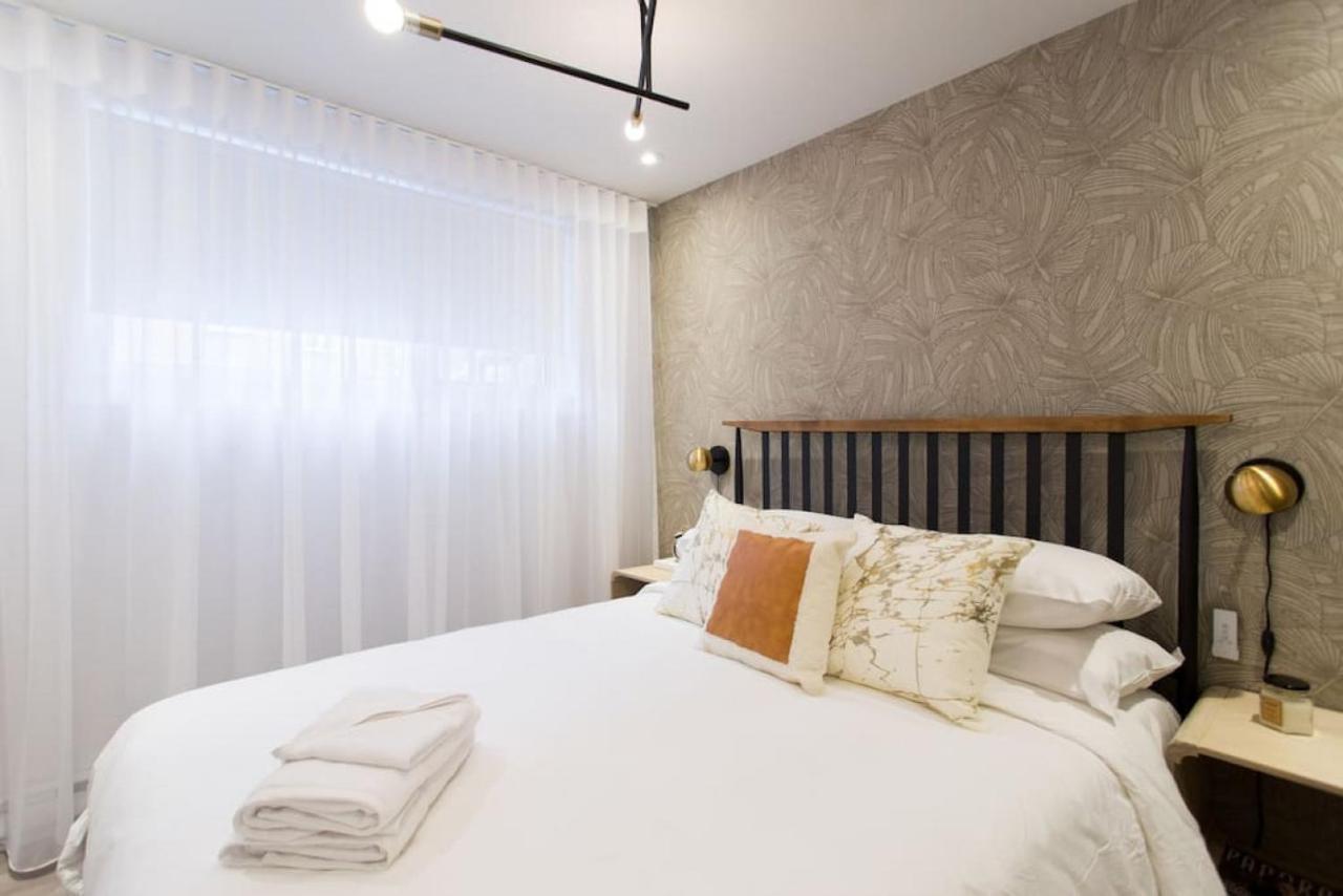 Palms Little Italy Studio With Full Bathroom By Denstays Montreal Exterior photo