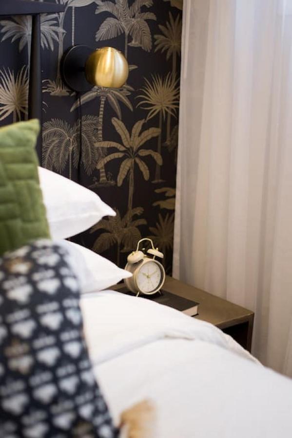 Palms Little Italy Studio With Full Bathroom By Denstays Montreal Exterior photo